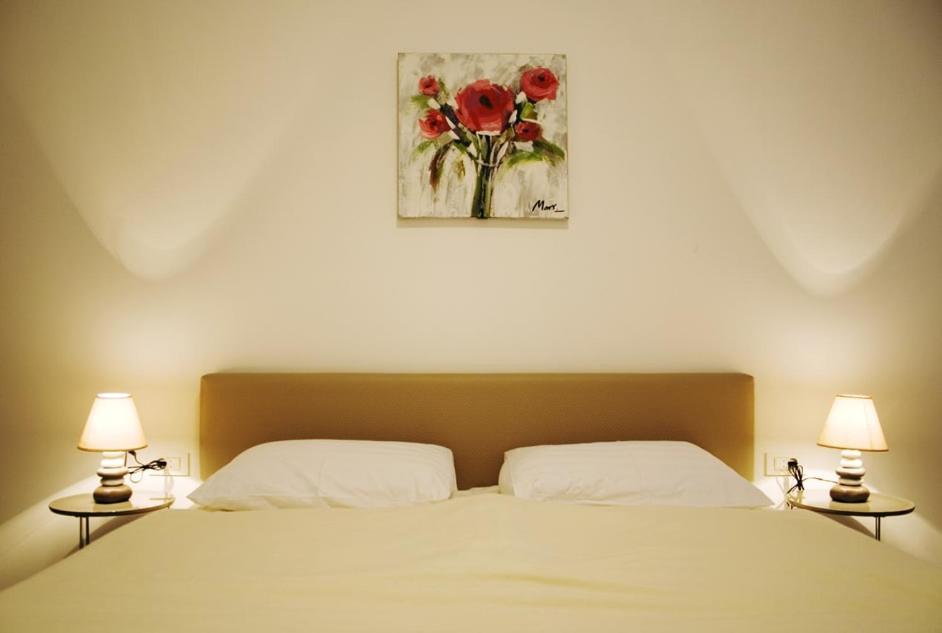 鲜花顶级公寓和客房旅馆 萨格勒布 外观 照片